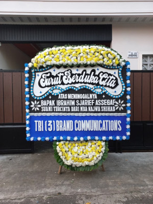 Papan Bunga Duka di Kamasan